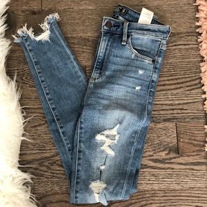 A&F Simone High Rise Super Skinny Denim